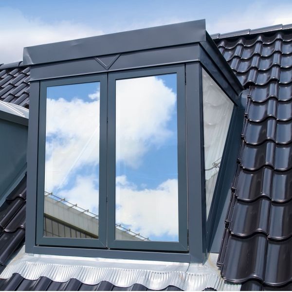 Dachfensterfolie SOL-sky silber dunkel, außen - 30,5 m x 46,0 cm