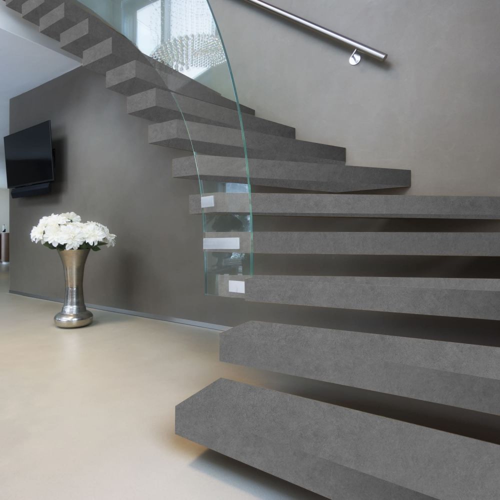 Dunkelgrauer Betonputz