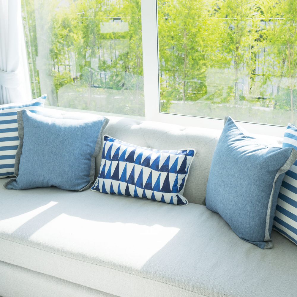 UV- und Hitzeschutzfolie SOL-pl50 platin für Schaufenster