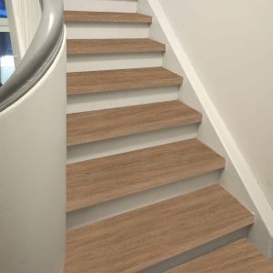 Eiche dunkel strukturiert